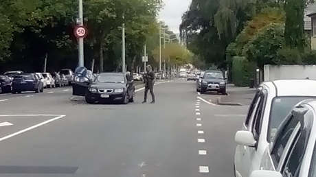 VIDEO, FOTOS: El tirador que dejó múltiples víctimas en una mezquita de Nueva Zelanda transmitía en vivo su acto de agresión