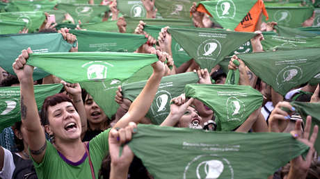 Denuncian muerte de una mujer en Argentina tras un presunto aborto clandestino con un tallo de perejil