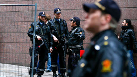 Un estudiante amenaza con apuñalar a empleados de una escuela de Oslo