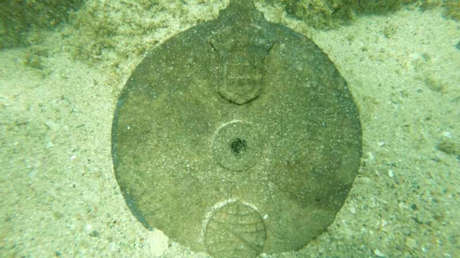Descubren en el lugar de un naufragio el astrolabio naval más antiguo de la historia