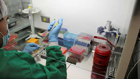 Descubren que un médico de EE.UU. que usó su semen en tratamientos de fertilidad tiene al menos 50 hijos