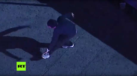 VIDEO: Un hombre baila 'break dance' antes de su arresto en Los Ángeles 