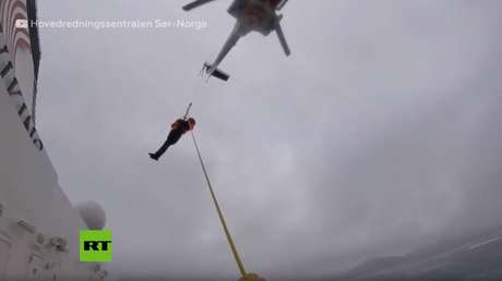 VIDEO: Cámara corporal graba la evacuación en helicóptero de los pasajeros del crucero varado en Noruega