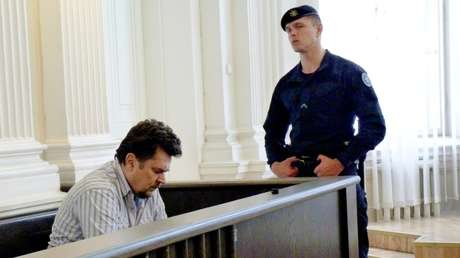 Un hombre estafó 122 millones de dólares a Google y Facebook en cuentas falsas