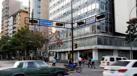 Gobierno venezolano prorroga por otras 24 horas la suspensión de actividades laborales tras el apagón