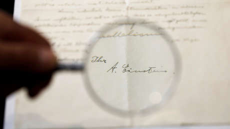 Subastarán una carta de Einstein en la que denuncia la "insania de Hitler"