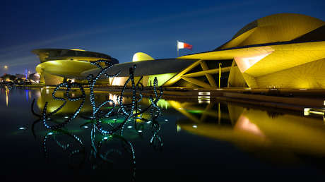 Un 'aparcamiento de ovnis' en medio de la ciudad: Un monumental y futurista museo de Catar abre sus puertas tras una década de construcción