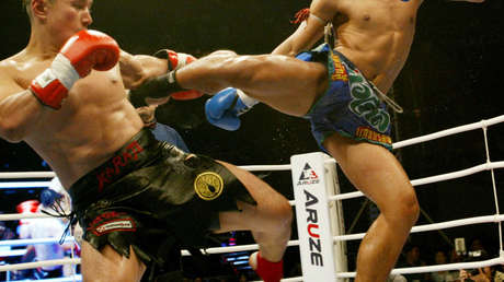 VIDEO: Un boxeador rumano logra el "nocaut del año" tras una alucinante patada tornado