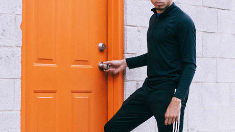 Llama a la puerta equivocada al confundirse de apartamento y lo matan de un tiro