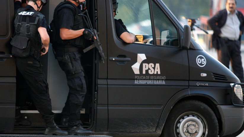 Argentina: Detienen a dos artistas chilenos acusados de ser terroristas anarquistas (FOTOS)