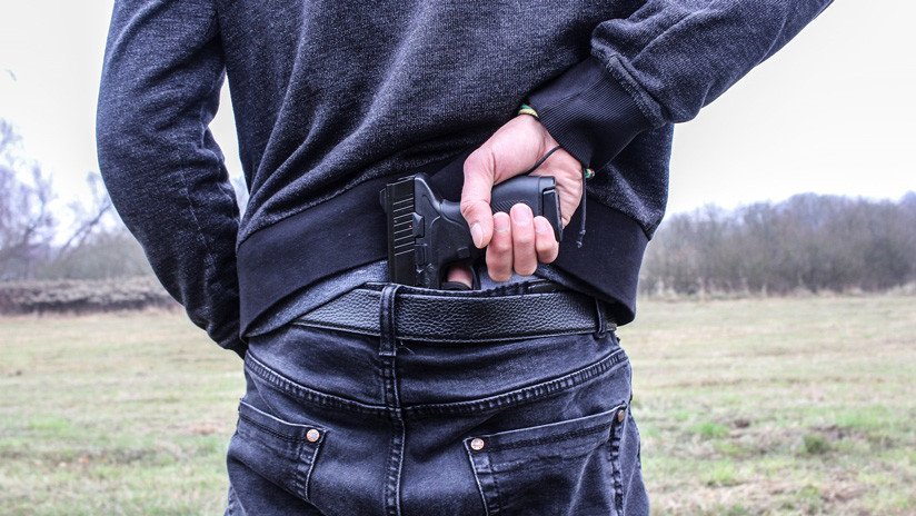 Trágico final para un delincuente que intentó robar a un taxi de Uber con una pistola de juguete en Argentina