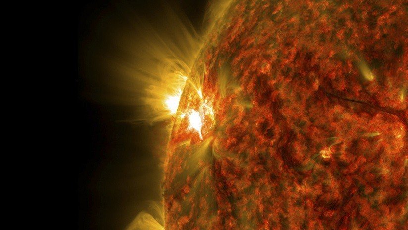 Científicos detectan 'lluvias' de plasma en estructuras menores del Sol