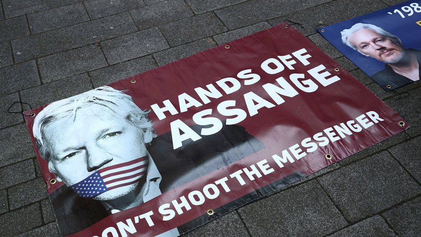 El arresto de Julian Assange, en imágenes