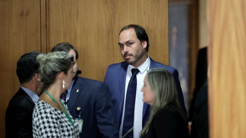 Guerra política en las redes: Un hijo de Bolsonaro arremete contra el vicepresidente de Brasil 
