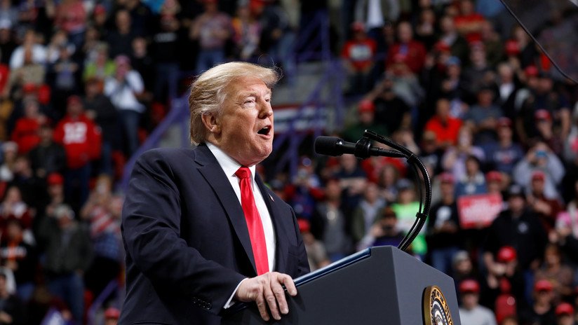 Trump: "EE.UU. ya manda a inmigrantes ilegales a ciudades santuario y me siento orgulloso de que esta idea trastornada sea mía"