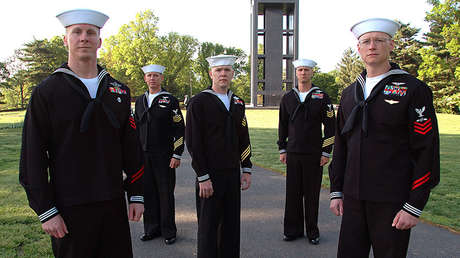 El mando naval de EE.UU. elimina las 'franjas de la mala conducta' en los uniformes de sus marinos