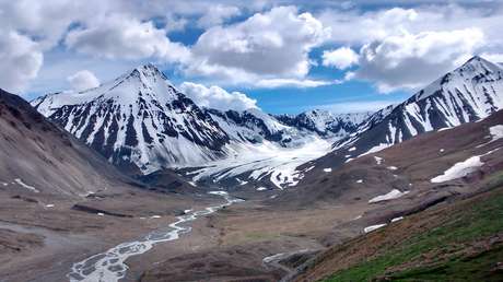 Toneladas de excremento humano están a punto de derretirse en una montaña de Alaska