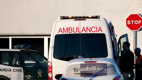 A lo GTA: Un autobús arrolla a varios coches en una calle peatonal de Málaga (VIDEO, FOTOS)