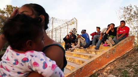 Juez pone un alto a Trump en su política de enviar a México a solicitantes de asilo