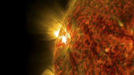 Científicos detectan 'lluvias' de plasma en estructuras menores del Sol