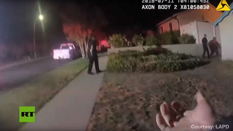 VIDEO: Policías de Los Ángeles rescatan a un hombre inconsciente de una casa en llamas
