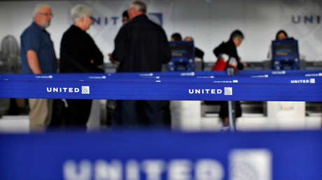 "Pasé meses sin salir de casa": el pasajero sacado a la fuerza de un vuelo de United Airlines en 2017 rompe el silencio