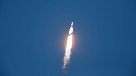 VIDEO: SpaceX realiza el primer lanzamiento comercial del Falcon Heavy, el cohete más potente del mundo