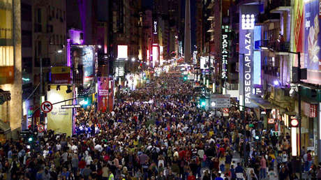 ¿Medida antipobres? Buenos Aires instala contenedores inteligentes de residuos "para evitar que se metan y saquen basura"