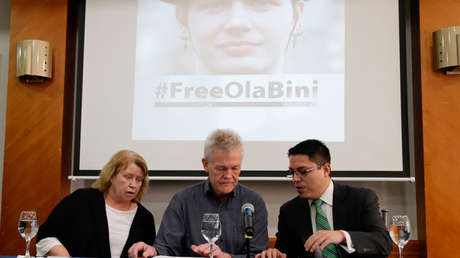 Los padres del informático sueco detenido en Ecuador denuncian "irregularidades" en su arresto