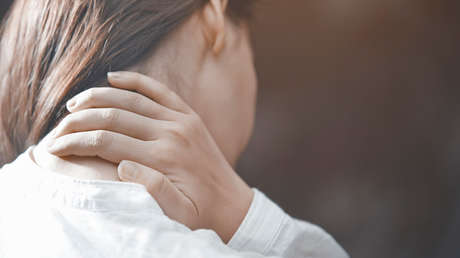 Una joven se estira el cuello, siente un crujido y casi se muere a los minutos (FOTOS)