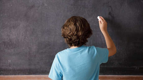 Un niño argentino de 13 años funda una escuela en el patio de su casa y asisten 50 alumnos