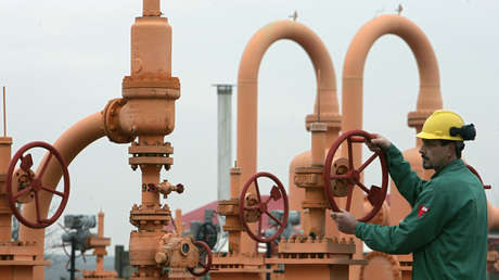 Rusia prohíbe las exportaciones de crudo y derivados a Ucrania