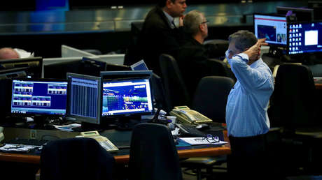 El riesgo país de Argentina supera los 850 puntos, un récord en los últimos cinco años