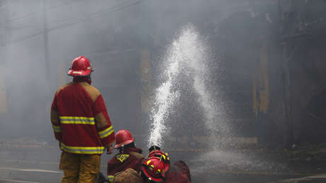 VIDEOS: La limpieza de escombros tras el gran incendio de Lima durará un mes