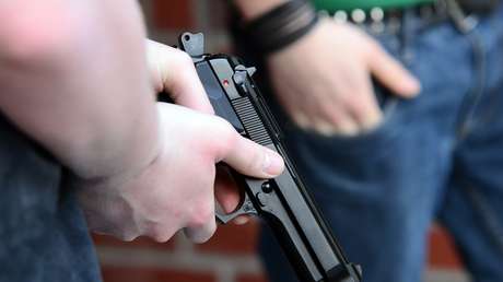 ¡Están disparando, están disparando, están..!": Una testigo de un tiroteo no puede dejar de gritar (VIDEO)