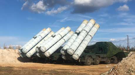 Un senador estadounidense amenaza con imponer sanciones a Turquía si compra los S-400 a Rusia
