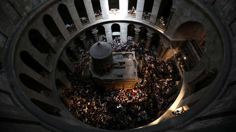 VIDEO: Ceremonia del descenso de la Luz Sagrada en Jerusalén