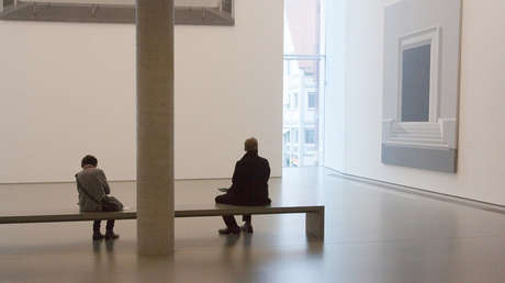 VIDEO: Encuentran un completo chileno en una galería de arte de Nueva York