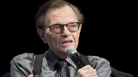 Larry King se encuentra hospitalizado tras sufrir un ataque cardíaco