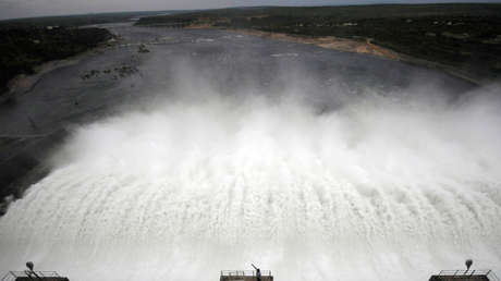 Canadá: Abren las compuertas de una represa por segunda vez en 100 años y así se ve desde un dron