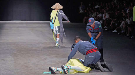 VIDEO: Divulgan imágenes del momento en que un modelo brasileño se desploma en la pasarela antes de morir súbitamente