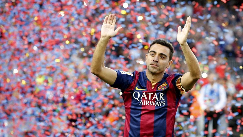 El futbolista Xavi Hernández anuncia su retirada para iniciar una carrera como entrenador