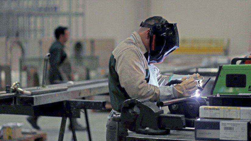 La producción industrial en Argentina cae 13,4 % en marzo