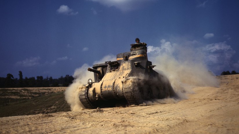 FOTOS, VIDEO: Despues de yacer más de 70 años en el fondo del mar, tanques de EE.UU. participan en el desfile militar del Día de la Victoria en Rusia