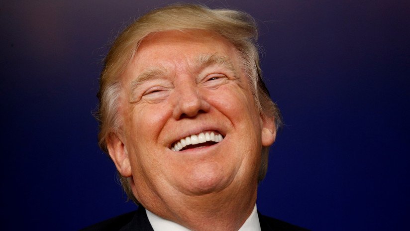 Trump quiere un muro acabado en puntas de color negro para que absorban bien el calor en verano