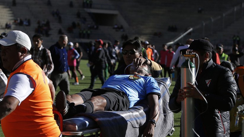 Muere un árbitro en Bolivia tras sufrir un infarto en pleno partido