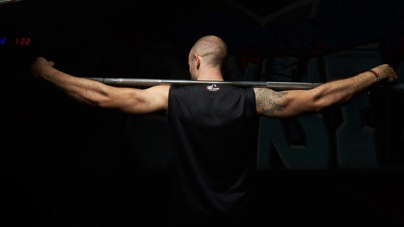 VIDEO: Deportista ruso sufre una grave fractura de pierna en pleno campeonato de levantamiento de pesas