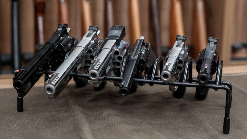 Bolsonaro reformula parte del decreto que flexibiliza la tenencia de armas y prohíbe que civiles porten fusiles