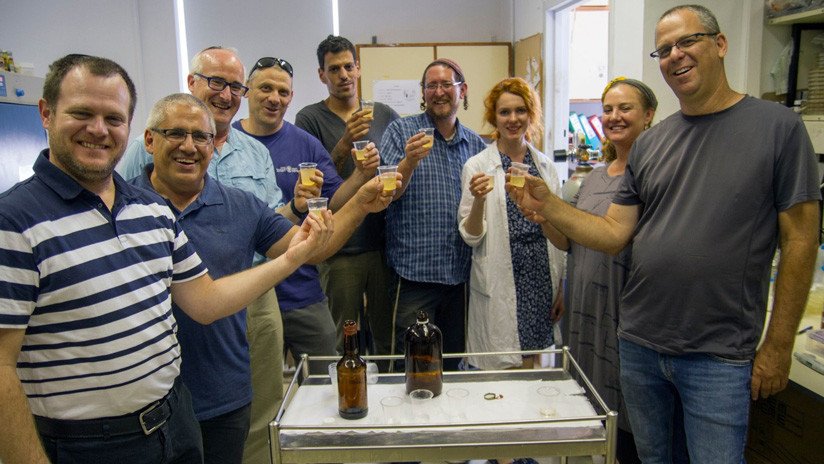 VIDEO: Científicos recrean una cerveza de más de 5.000 años de antigüedad y la prueban