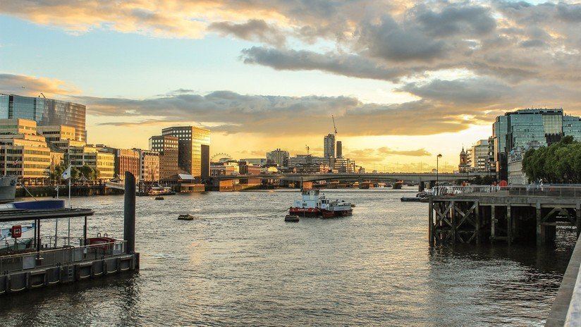 Londres: Una supuesta 'bomba no detonada' cerca del Támesis resulta ser un adorno navideño (FOTO)